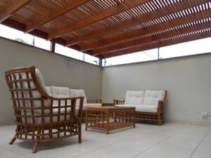 Ihr drittes Wohnzimmer: Wie eine Terrassenüberdachung draußen Wohngefühl schafft